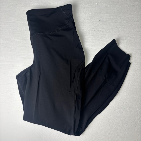 lululemon Sleek Black High Waist Capri Leggings - Size 12 - Inside Back Pocket - Picture 1 of 8